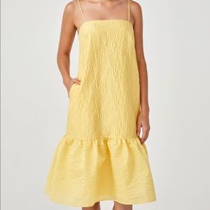 NWT Sorsha Dropwaist Textured Midi in Yellow - Love Bonito